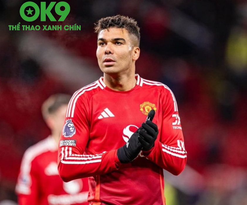 Casemiro không thể mãi là điểm tựa của MU – Ảnh: Twitter